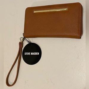 Steve Madden wristlet wallet - soft faux leather. New with tag.